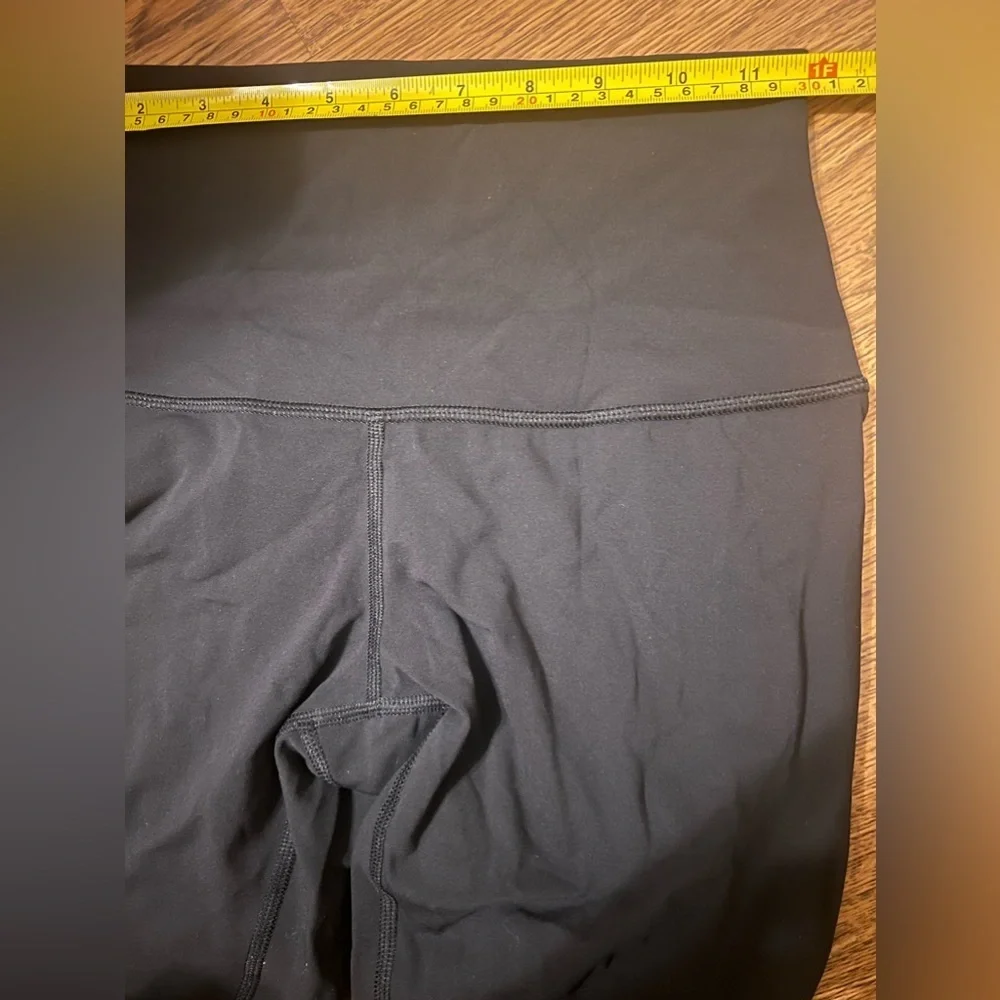 Lululemon crop leggings double logo size 4